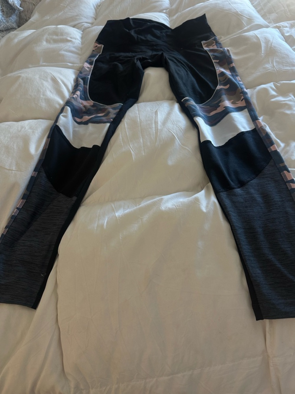 PINK Victoria's Secret Black Leggings with Pink Camo Panels Pink Ultimate